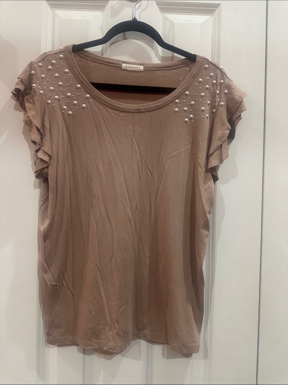 NWOT Occasion Pearl-Accent Ruffle Sleeve Tee - Taupe size XL